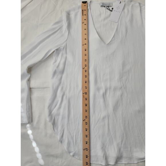 WAYF *NWT* Bell Sleeve V-Neck White Blouse‎  Women's Size Medium NWT - Picture 10 of 11